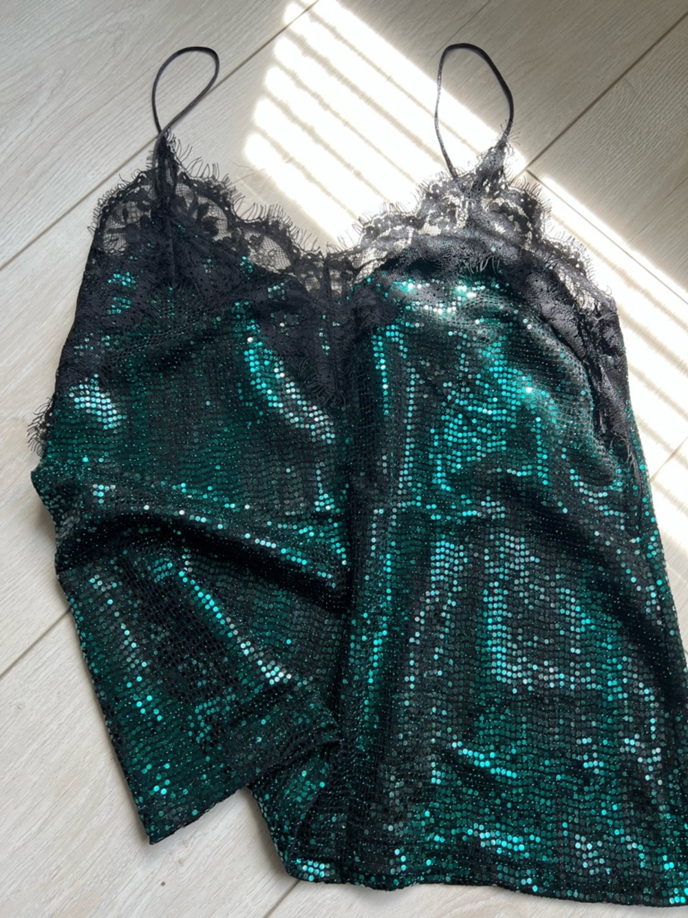 Zara Emerald Sequin Top. NWOT